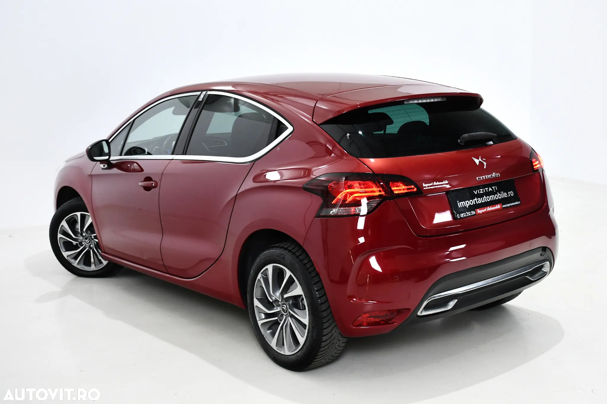 Citroën DS4 e-HDi 110 EGS6 SoChic - 4