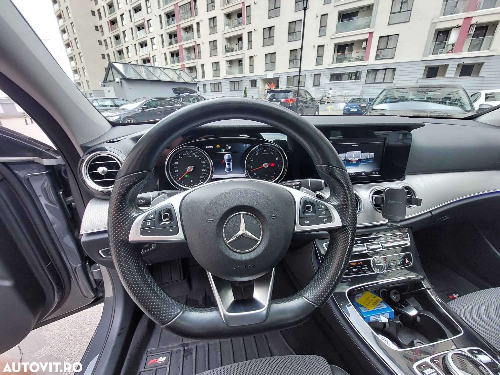 Mercedes-Benz E 200 4Matic T 9G-TRONIC - 16