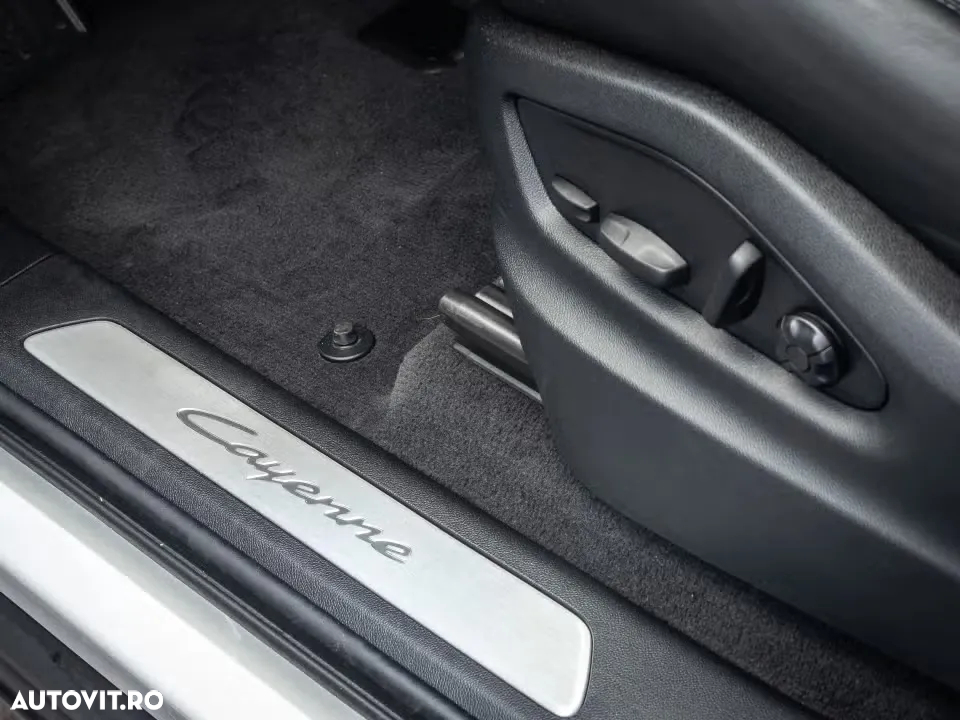 Porsche Cayenne - 18