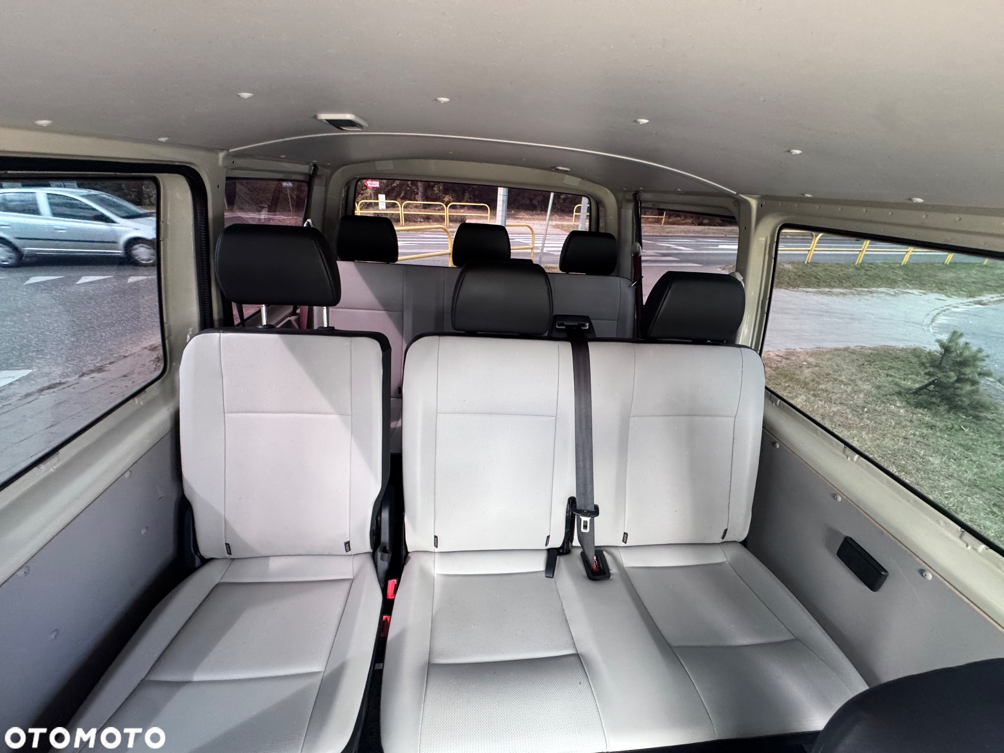 Volkswagen Caravelle 2.0 TDI L1 Highline - 26