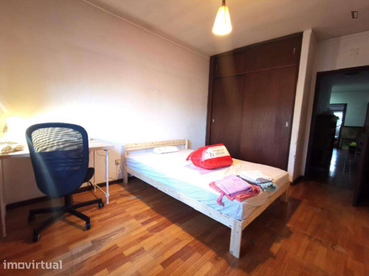 Quarto - localizado em Guimaraes - Grande imagem: 3/5