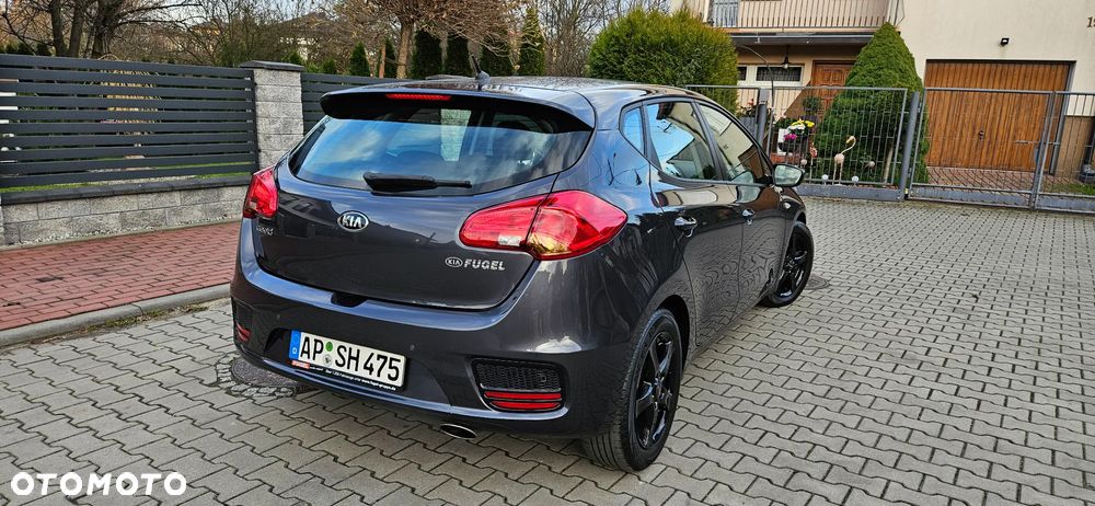 Kia Ceed 1.4 CVVT Dream Team Edition - 9