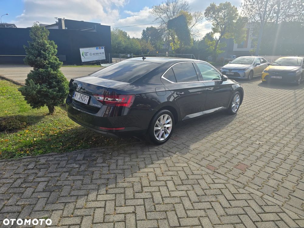 Skoda Superb ver-2-0-tdi-ambition - 5