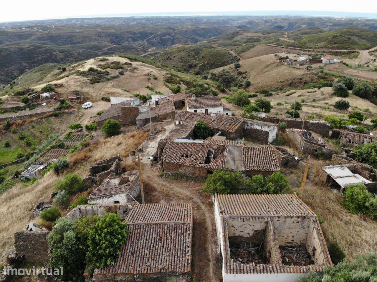 Moradia T4 para Recuperar, zona Alta na Serra de Tavira - Grande imagem: 3/22
