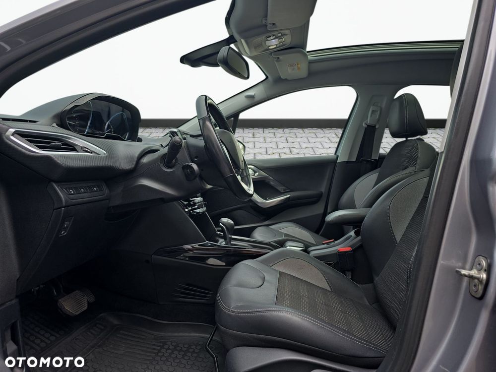 Peugeot 2008 1.2 Pure Tech Allure S&S EAT6 - 14