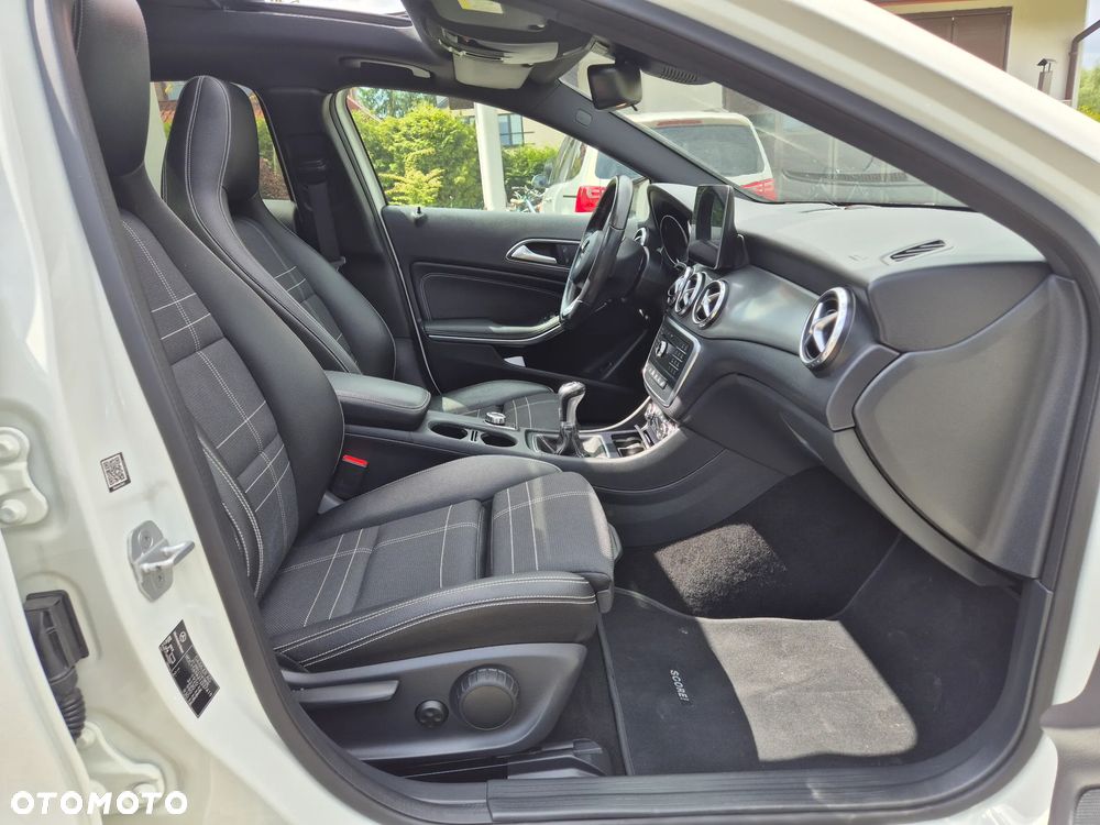Mercedes-Benz GLA 200 Urban - 19