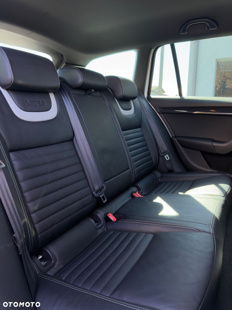 Skoda Octavia 2.0 TDI DSG RS - 17