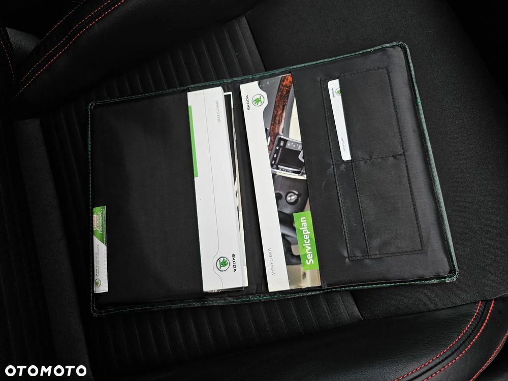 Skoda Octavia 2.0 TDI DSG RS - 17