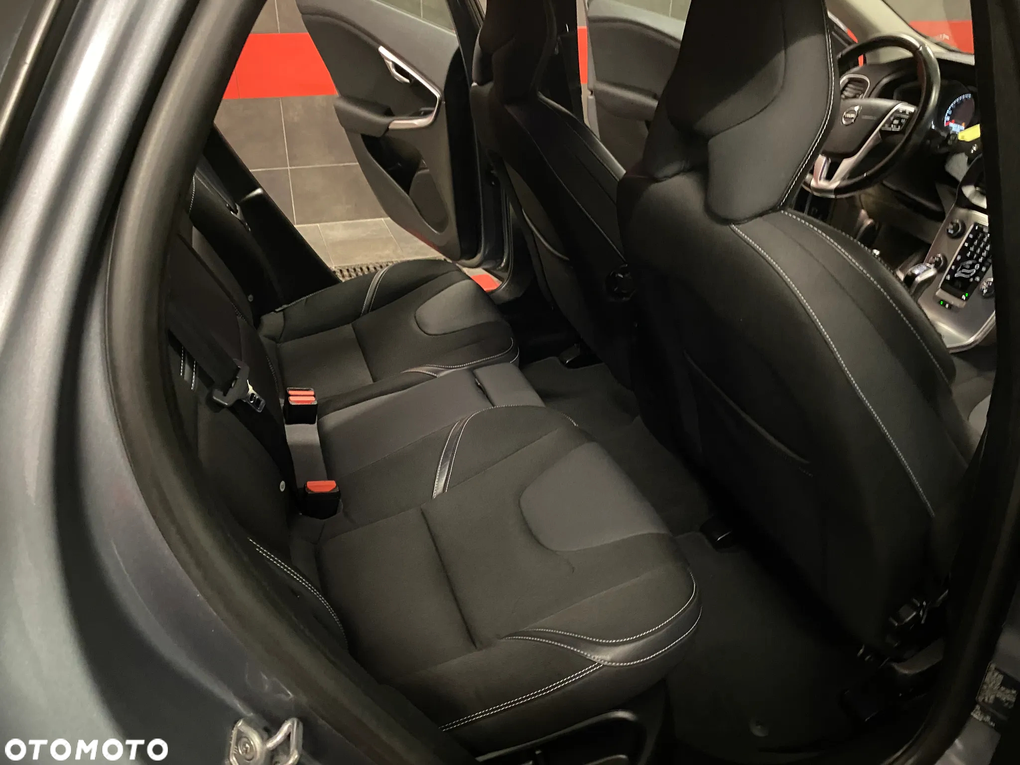 Volvo V40 D2 Momentum - 11
