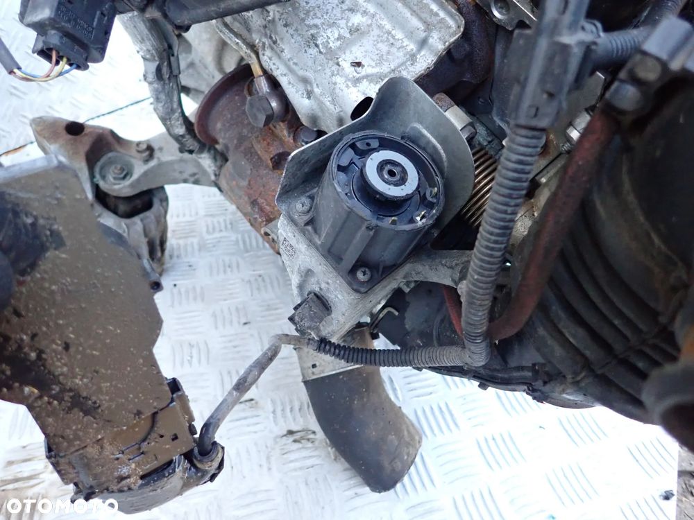 SILNIK BMW  N47  D20C  2.0 DIESEL - 4