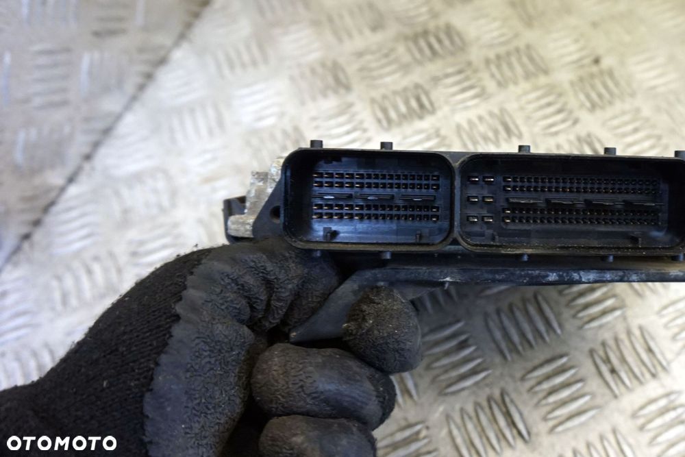 STEROWNIK SILNIKA KOMPUTER OCTAVIA II LIFT 2.0 TDI 03L906018C 0281016951 SKODA 2008-2013 - 4