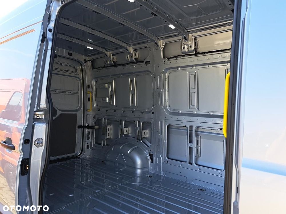 Volkswagen Crafter 35 furgon wysoki dach, 2,0 TDI 177KM, przedni, 6-bieg manualna 3640 mm, Euro 6 - 27