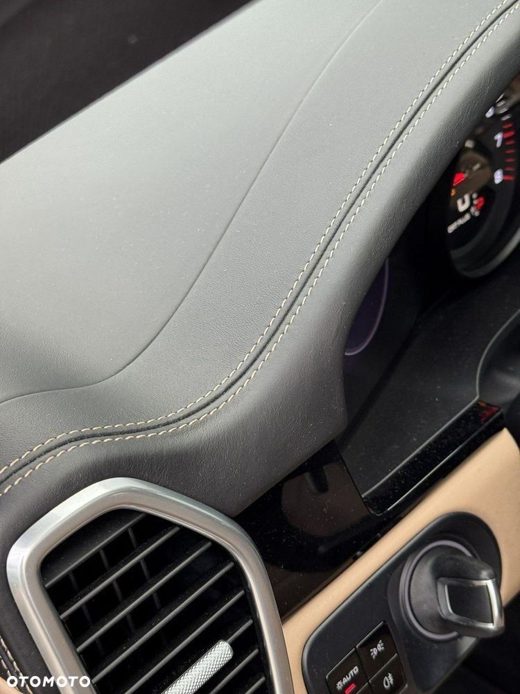 Porsche Cayenne - 29