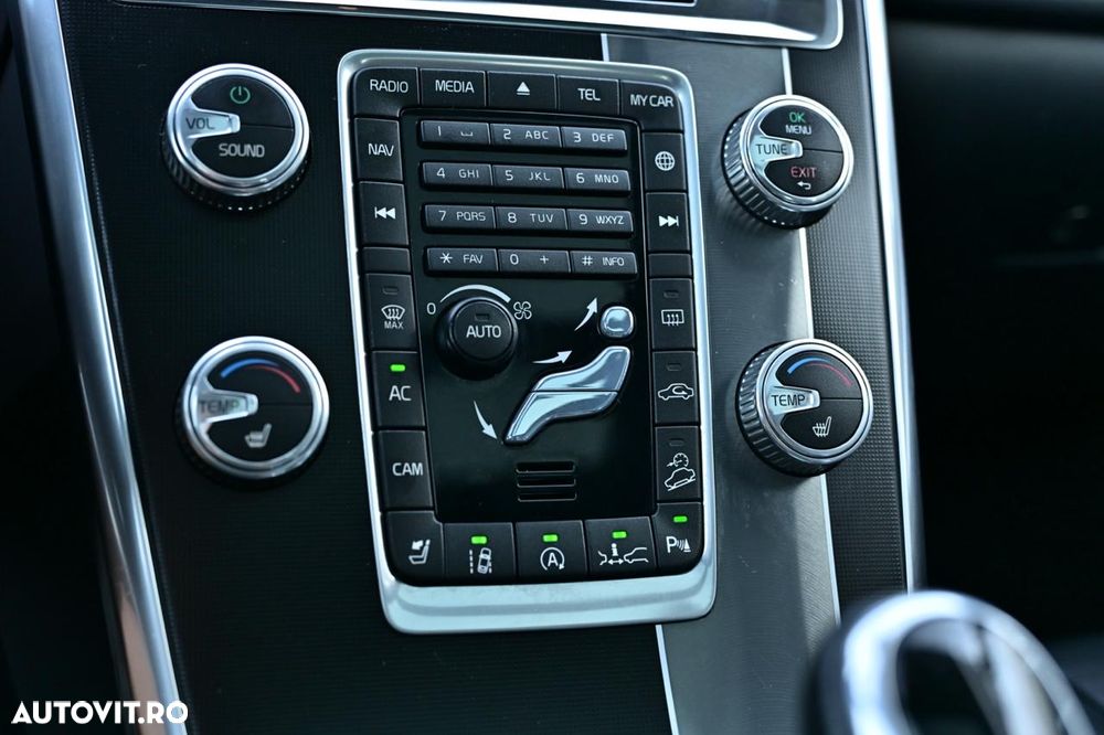 Volvo XC 60 D5 AWD Geartronic Summum - 22