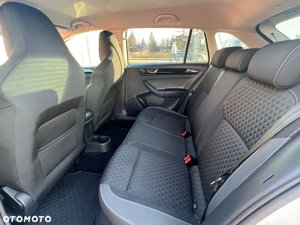 Skoda RAPID 1.0 TSI Cool Edition - 6