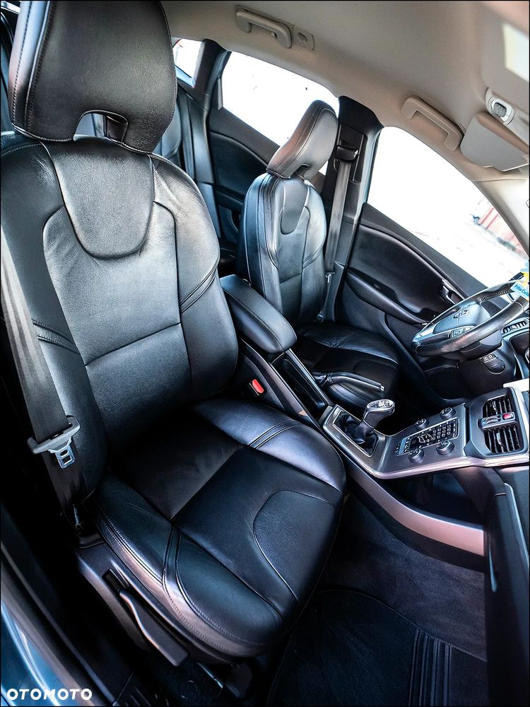 Volvo V40 D3 Summum - 37