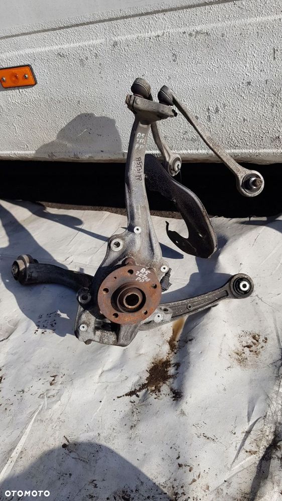 zwrotnica wahacz prawa Audi A5 8K0407258G - 2