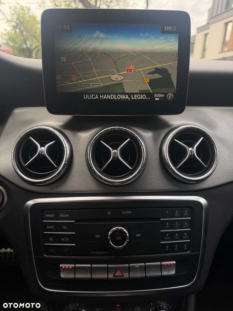 Mercedes-Benz CLA 220 4-Matic AMG Line - 7
