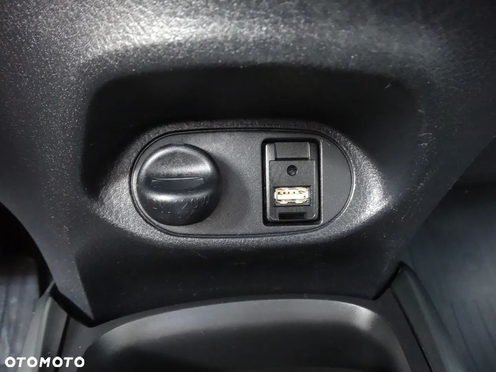 Toyota Yaris 1.5 VVT-i Comfort - 32