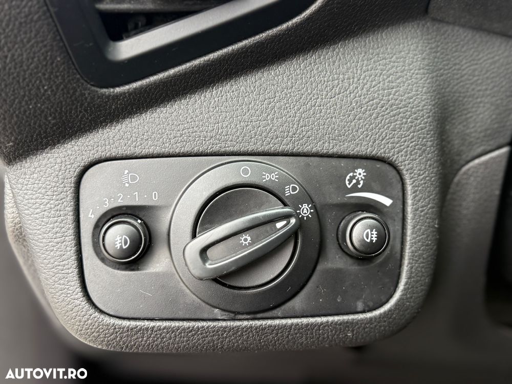 Ford Kuga 2.0 TDCi Powershift 4WD Titanium - 9