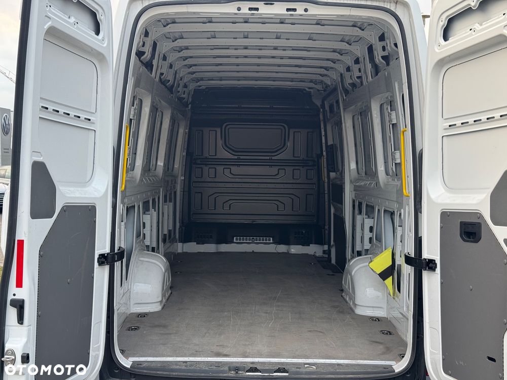 Volkswagen Crafter - 12