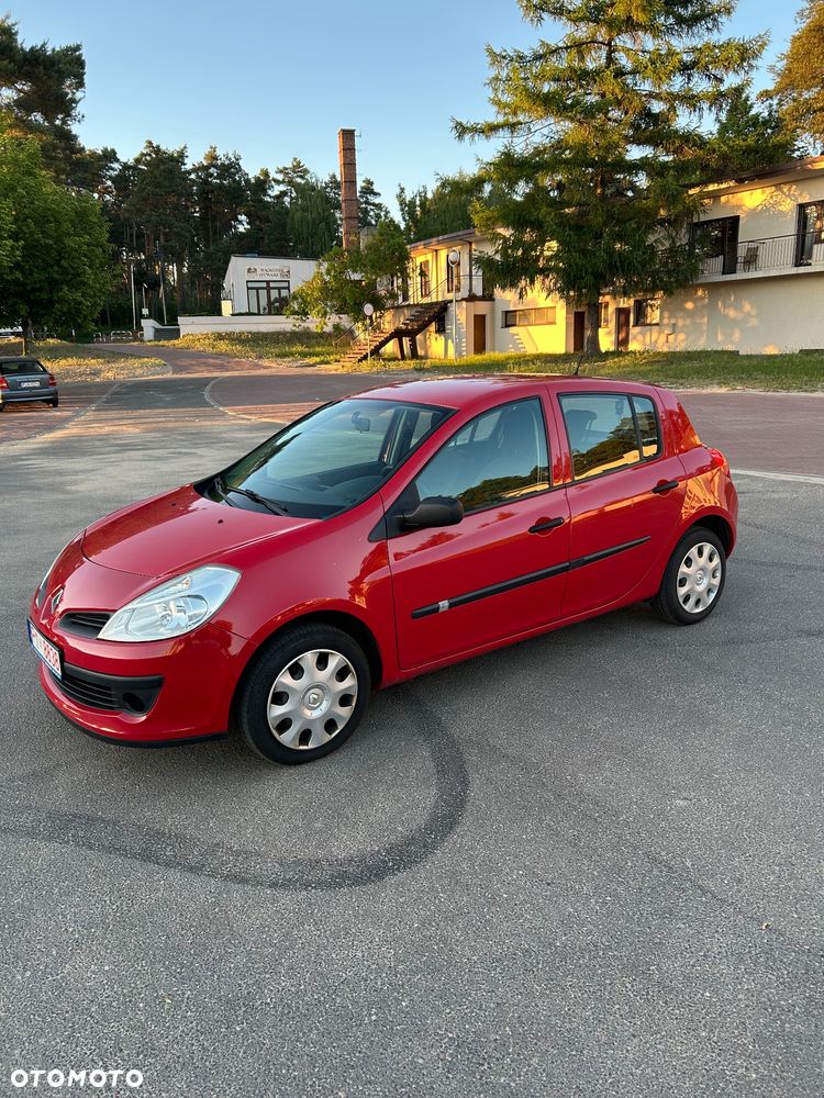 Renault Clio - 2
