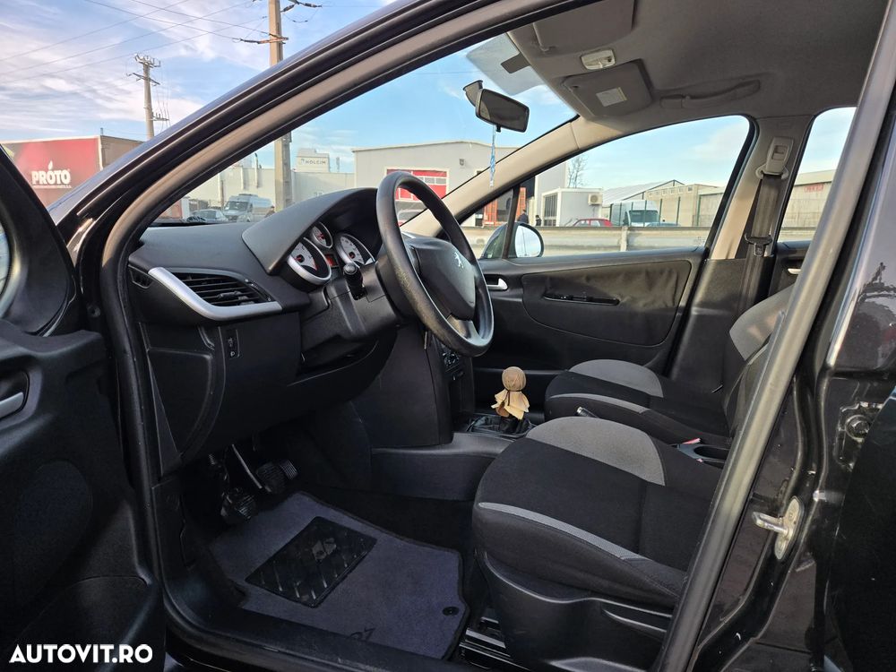 Peugeot 207 95 VTi Urban Style - 10