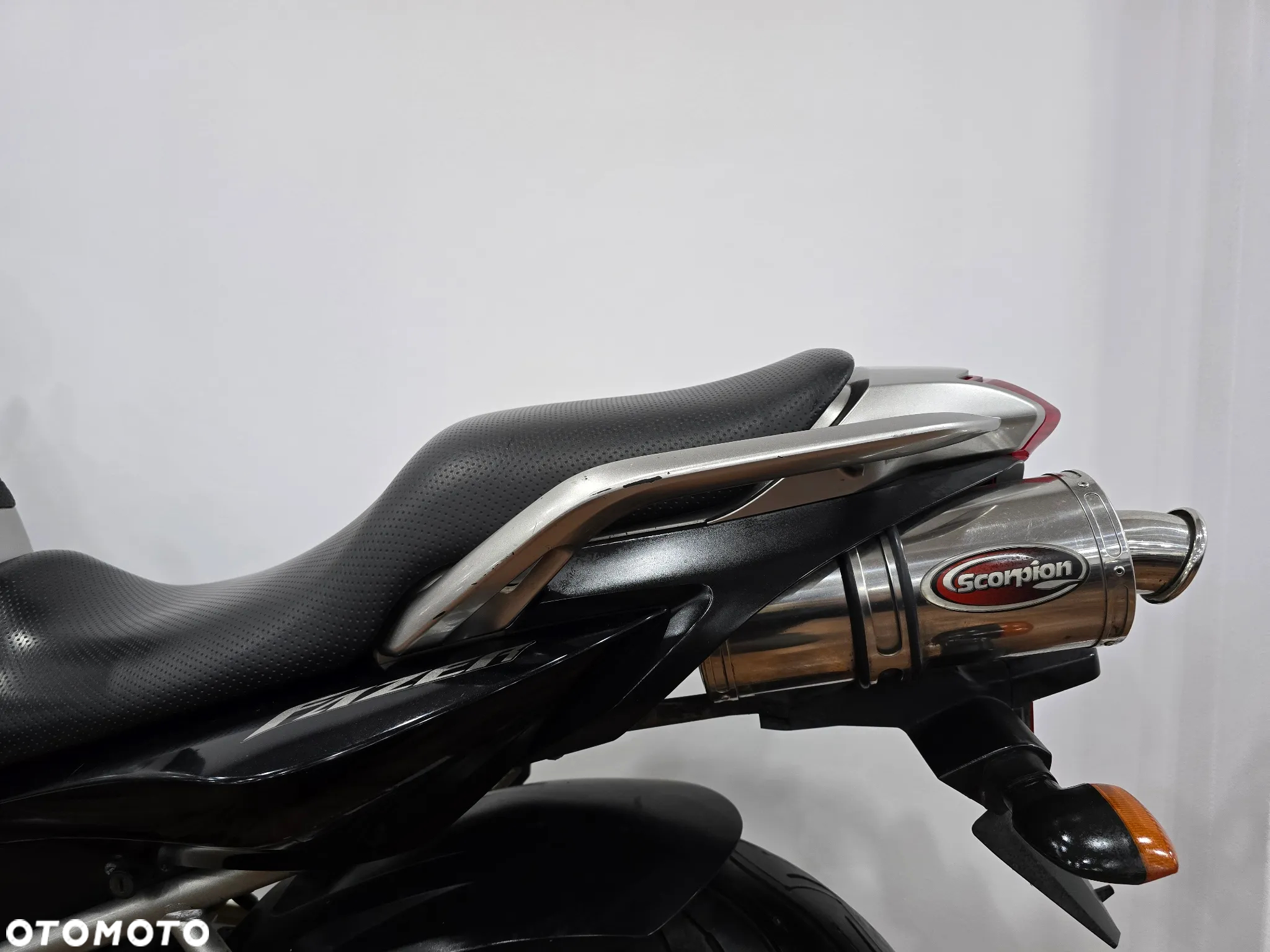 Yamaha FZ - 26