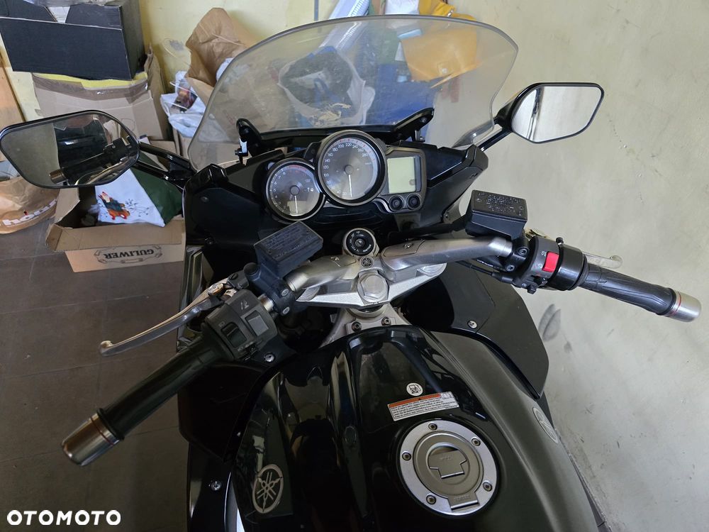 Yamaha FJR - 3