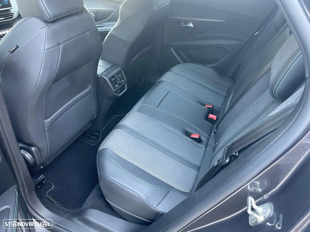 Peugeot 3008 1.6 Hybrid Allure Pack e-EAT8 - 17
