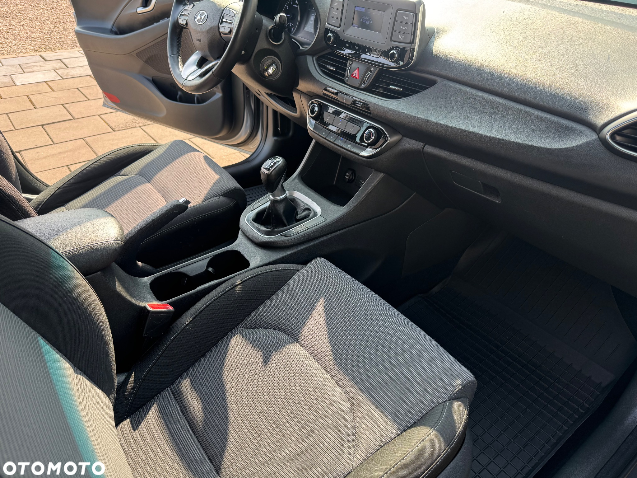 Hyundai i30 1.5 DPI Classic + - 7