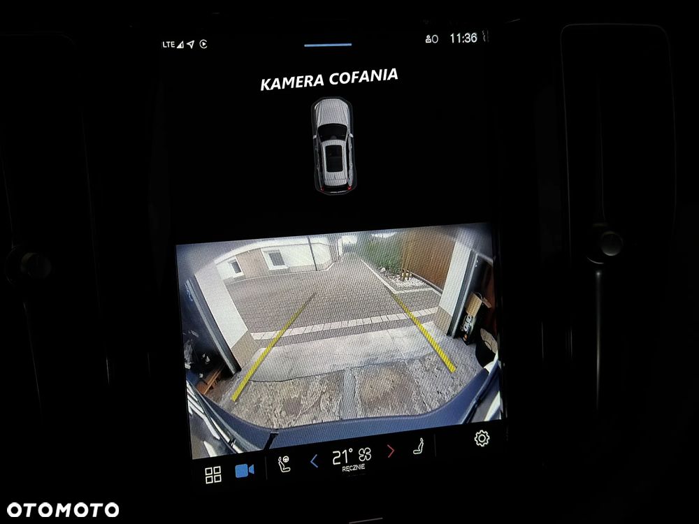 Volvo XC 60 B4 D Plus Dark - 38