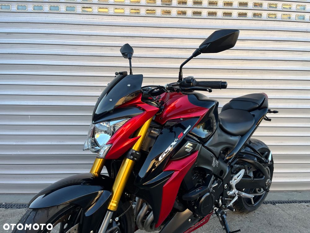 Suzuki GSX 1000 - 24