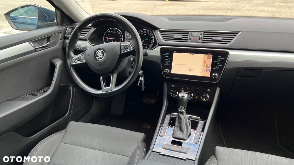Skoda Superb 2.0 TDI Ambition DSG - 9