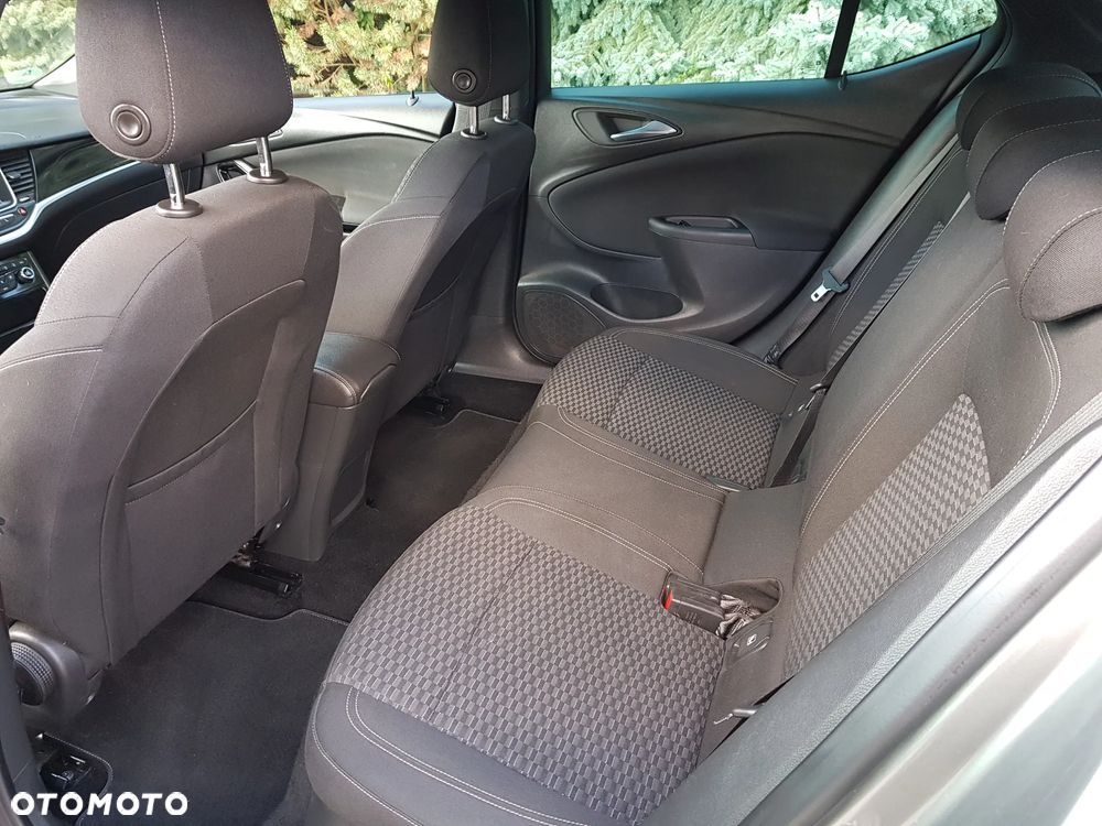 Opel Astra 1.4 Turbo Edition - 21