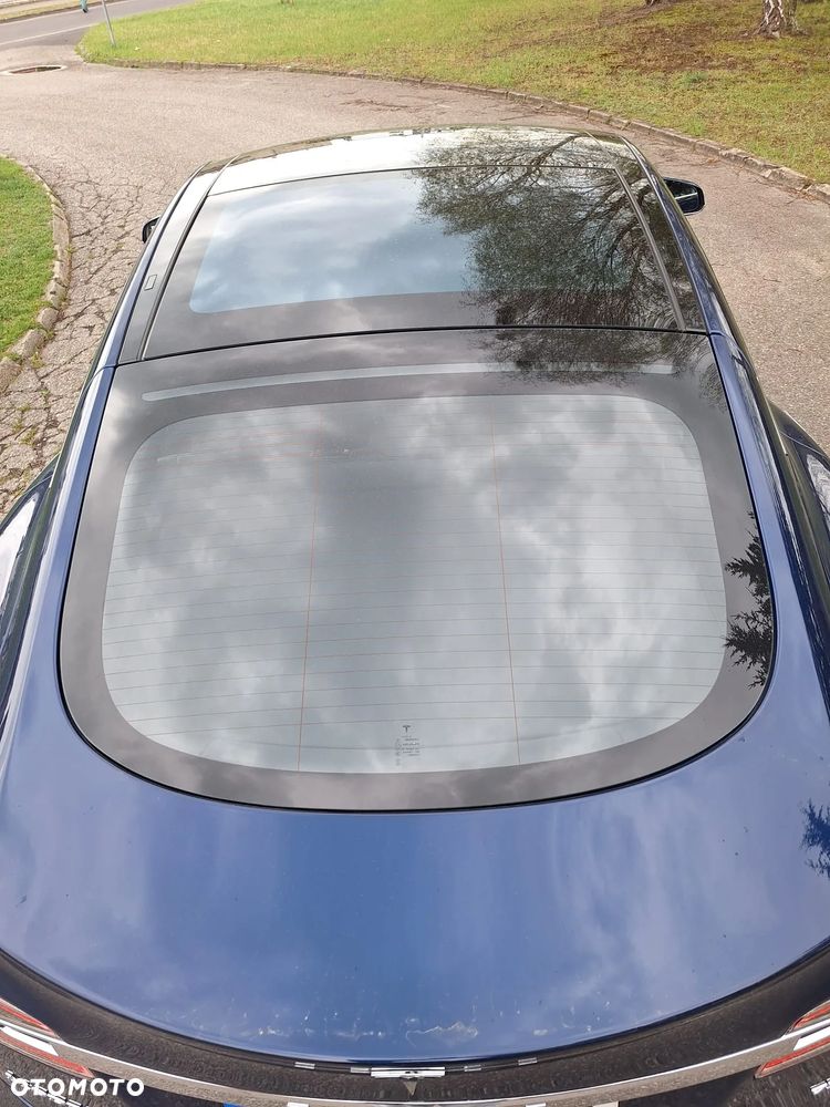 Tesla Model S - 8