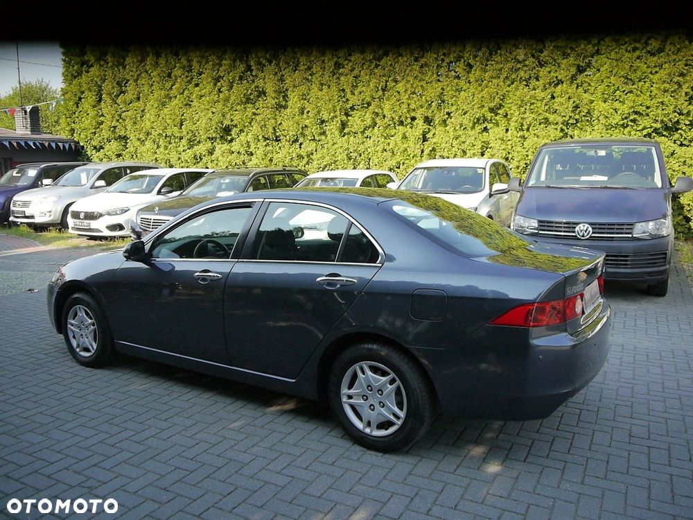 Honda Accord 2.0 Executive - 12