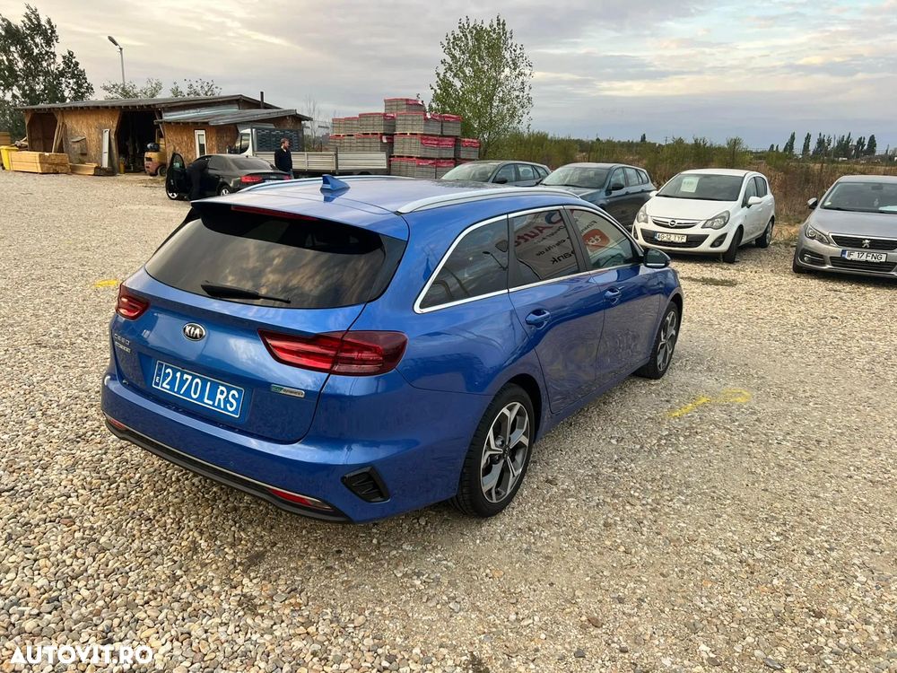 Kia Ceed 1.6 CRDi Eco-Dynamics+ (48V Mild-Hybrid) DCT7 GT Line - 4