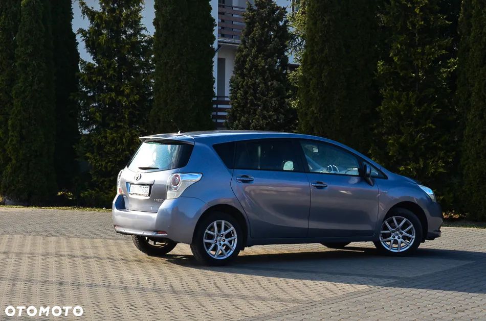Toyota Verso 1.6 Premium 7os - 19