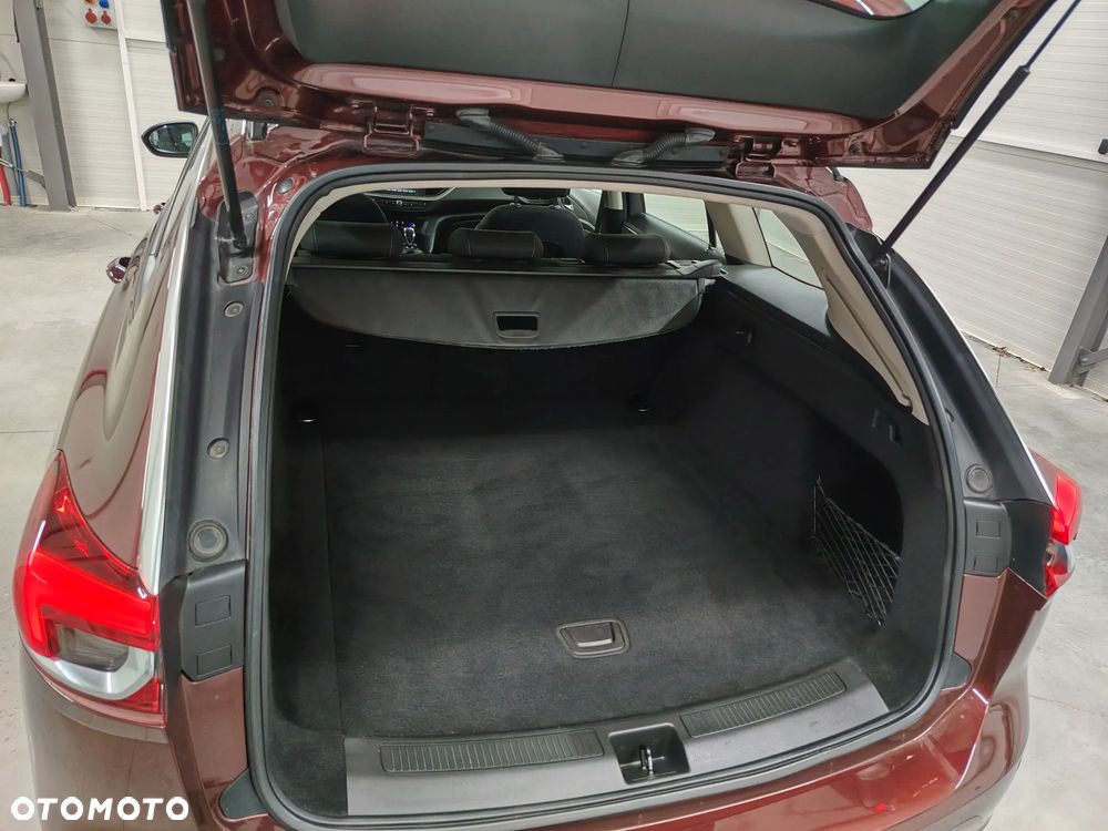 Opel Insignia 1.5 T Exclusive S&S - 29