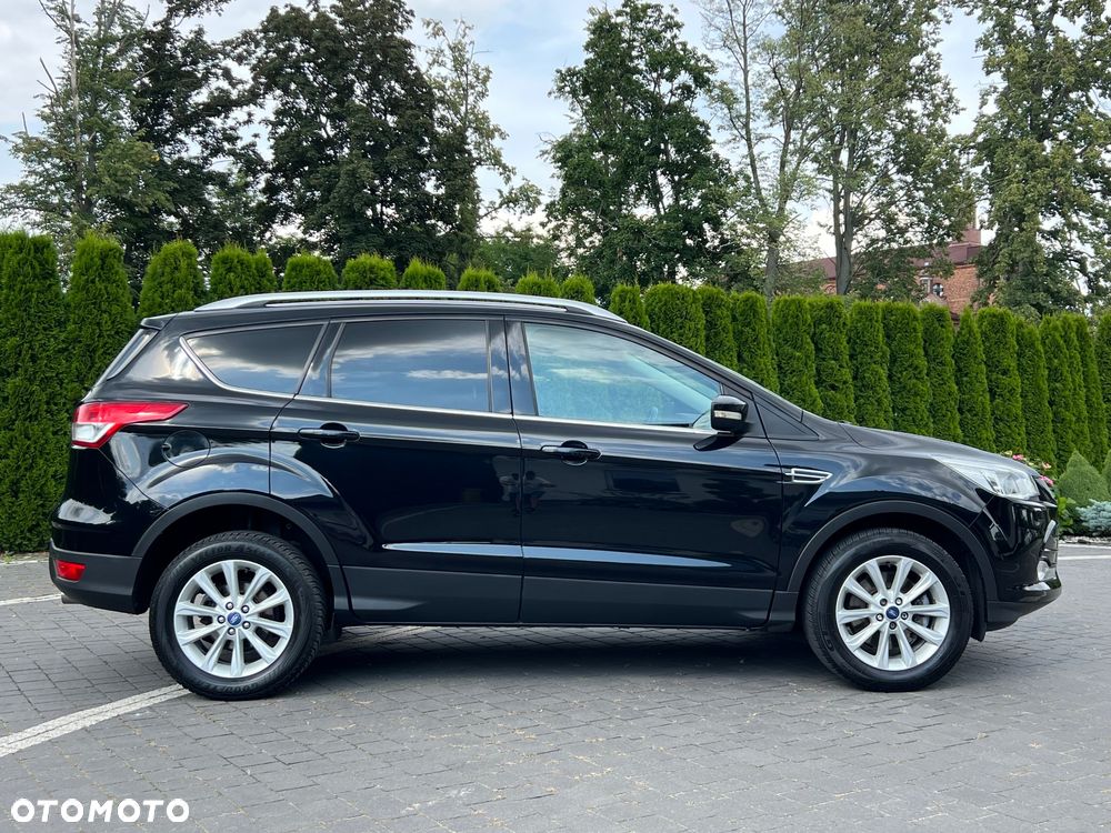 Ford Kuga 2.0 TDCi 2x4 Titanium - 4