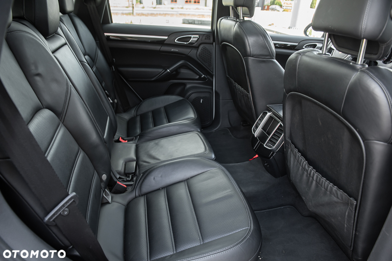 Porsche Cayenne Diesel Platinum Edition - 32