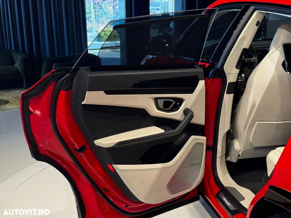 Lamborghini URUS - 15