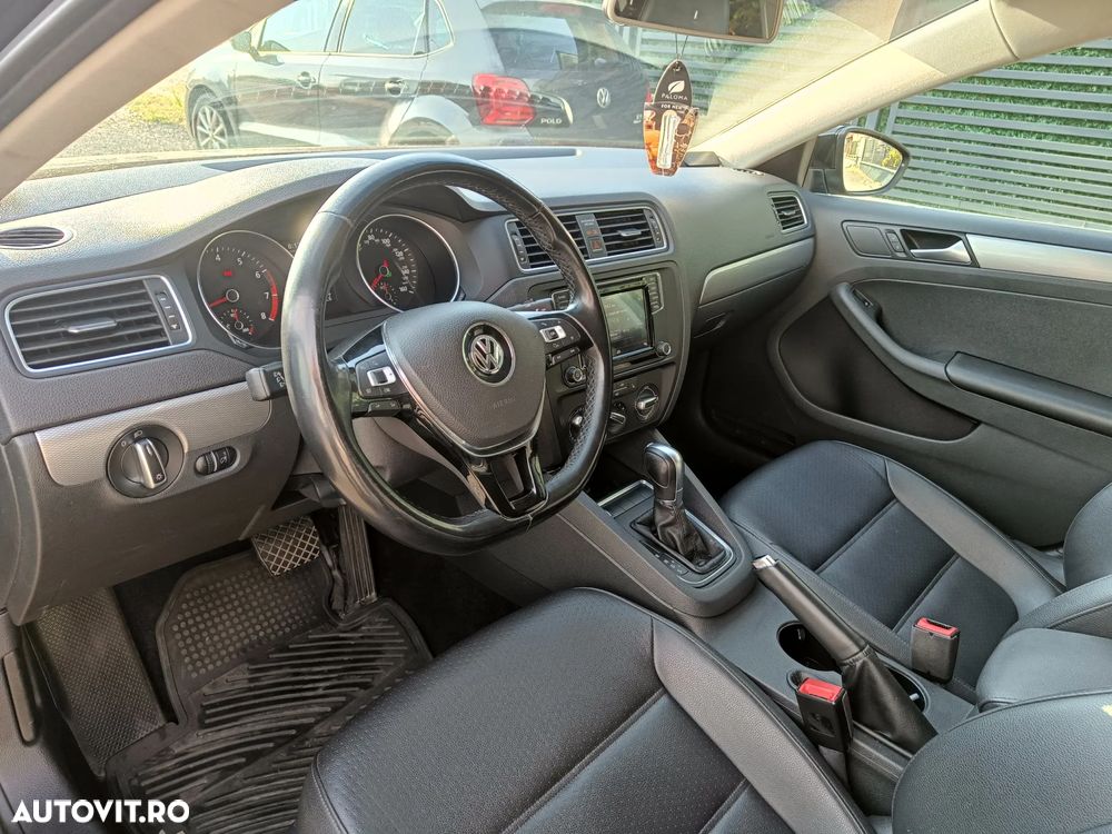 Volkswagen Jetta - 14