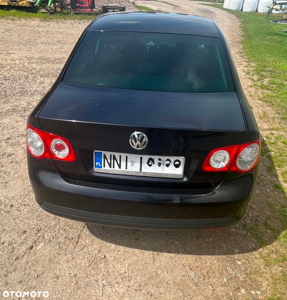 Volkswagen Jetta - 5