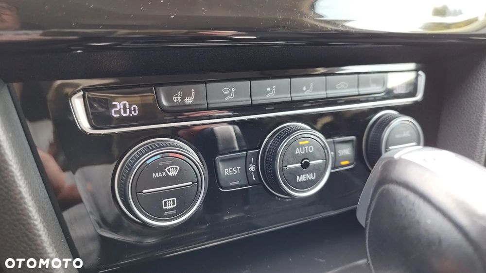 Volkswagen Passat Variant 2.0 TDI SCR DSG Comfortline - 27