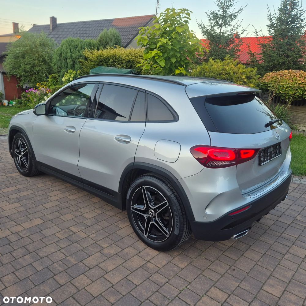 Mercedes-Benz GLA 180 d 8G-DCT AMG Line - 2