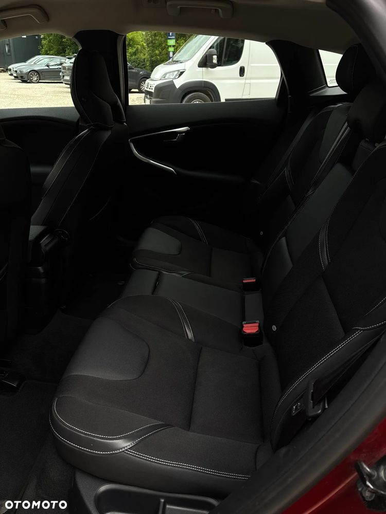 Volvo V40 D2 Momentum - 11