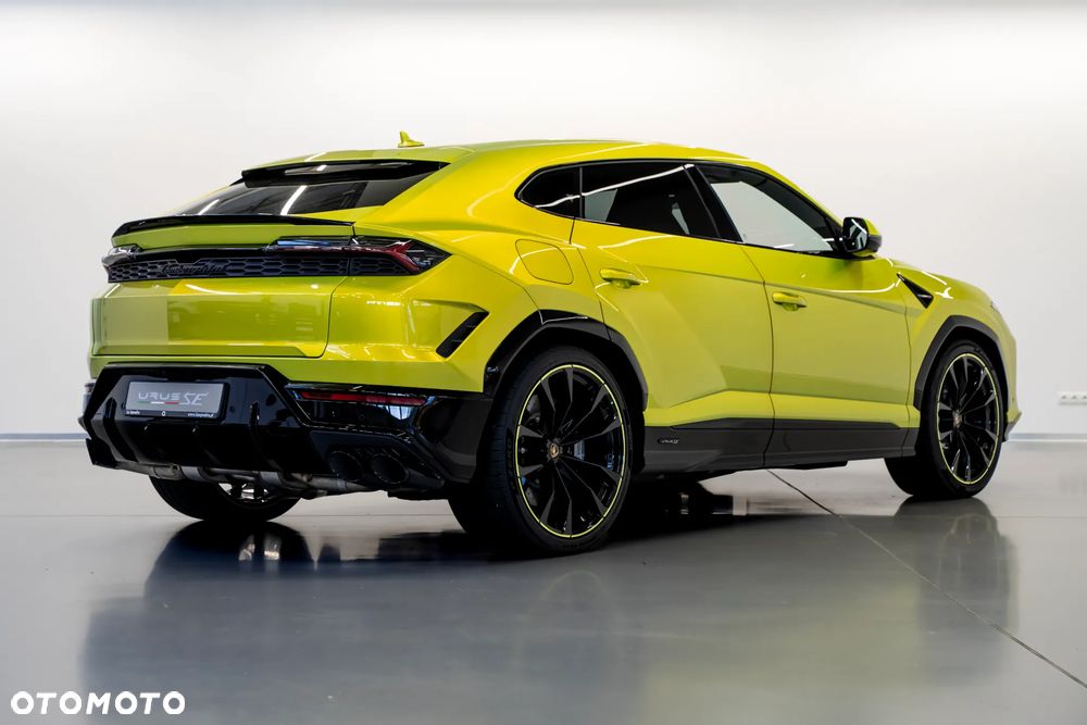 Lamborghini Urus - 4