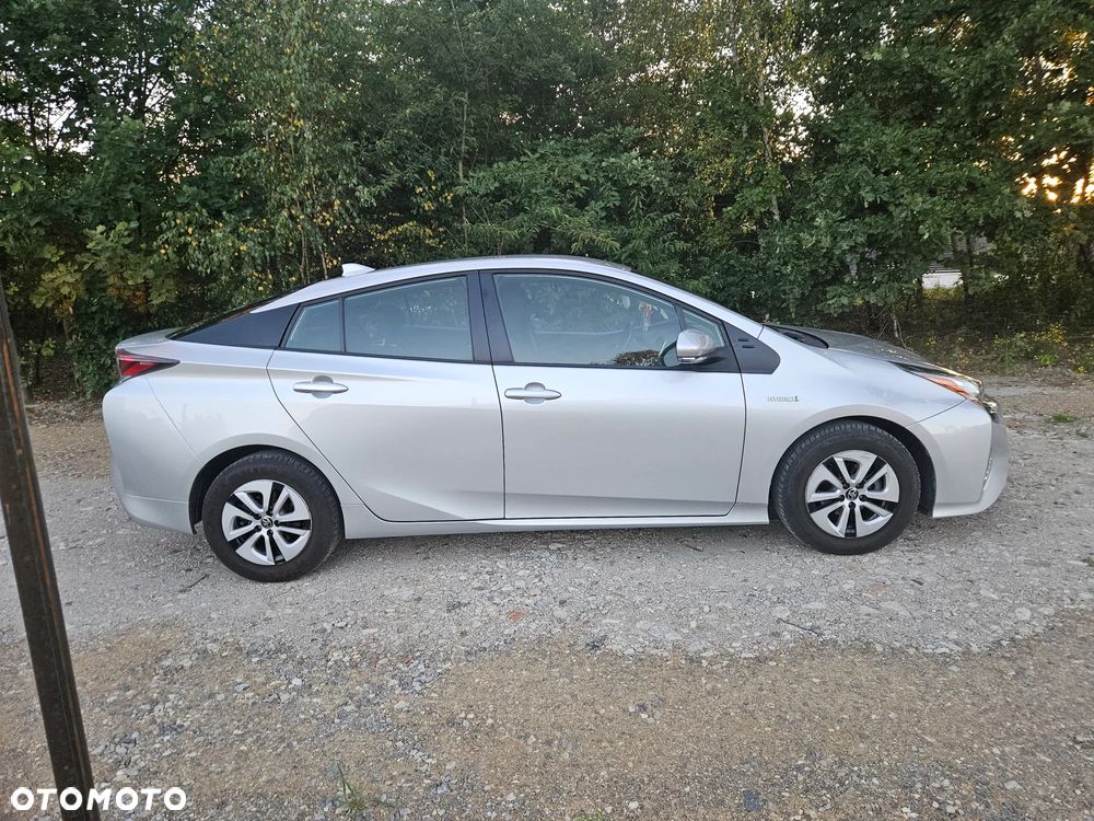 Toyota Prius 1.8 Hybrid Premium - 4
